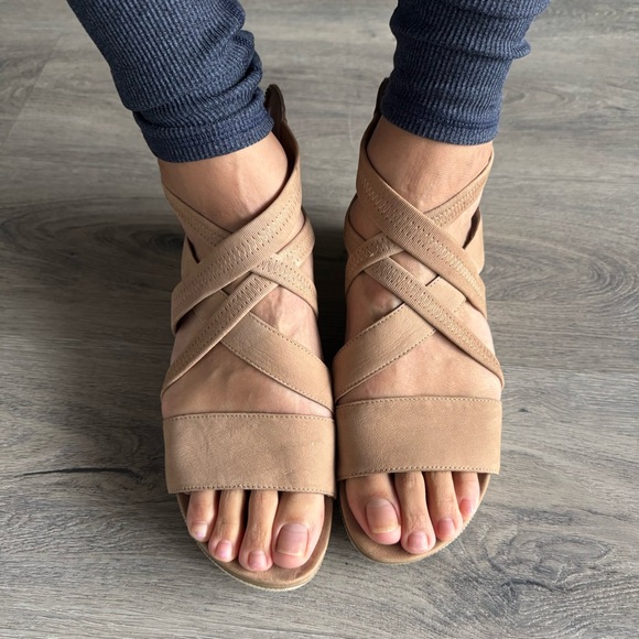 Eileen Fisher Skill Platform Strappy Sandals